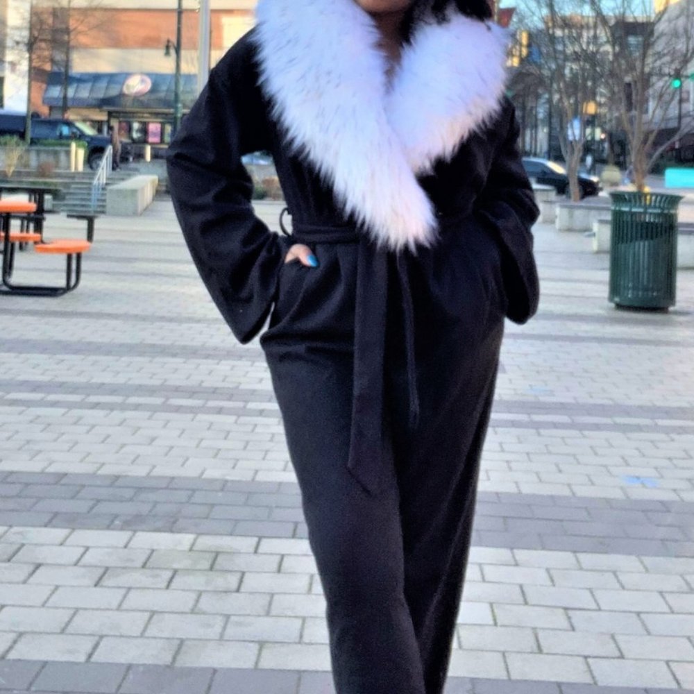⭐️G2G!!!⭐️ Black Long Sleeve Jumpsuit with Detachable Faux Fur Collar